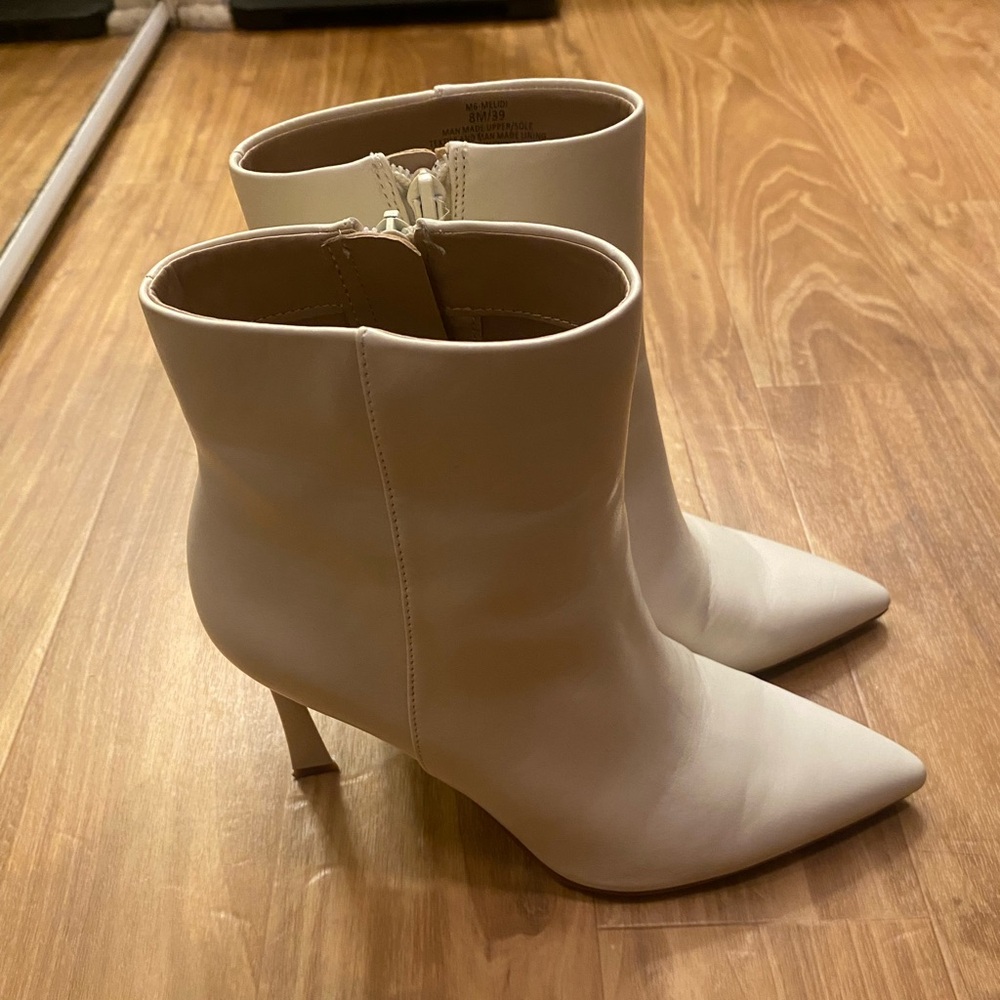 Mix 6 boots size 8 women